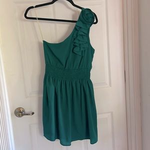 Forever 21 one shoulder dress in green!
